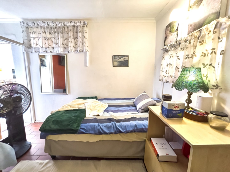 To Let 1 Bedroom Property for Rent in Green Point Western Cape